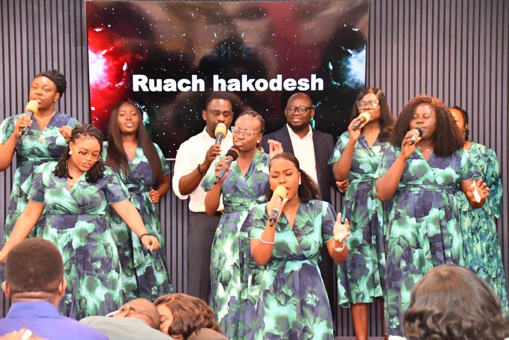 Praising Showers Music